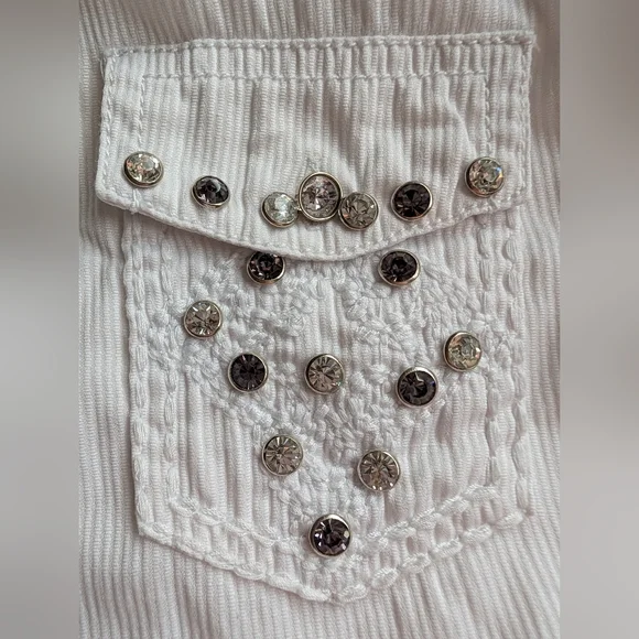Roar White Button-Up Rhinestone Women's Shirt - Picture 11 of 16